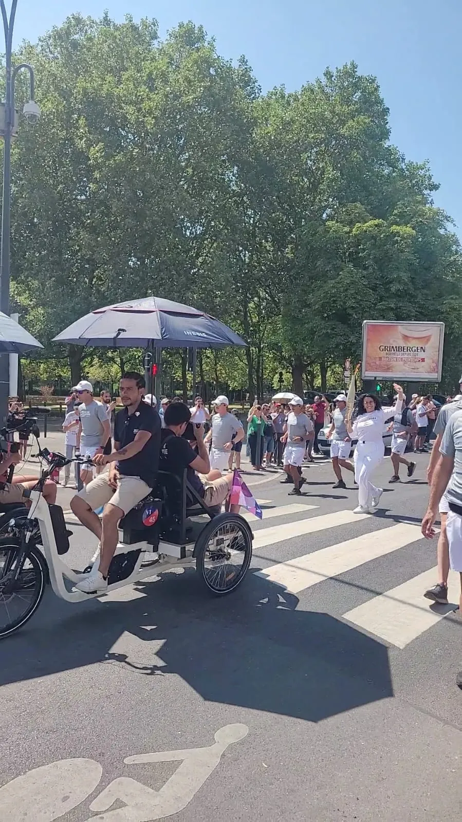 Un Moment Historique à la Résidence Médicis !  la Flamme Olympique