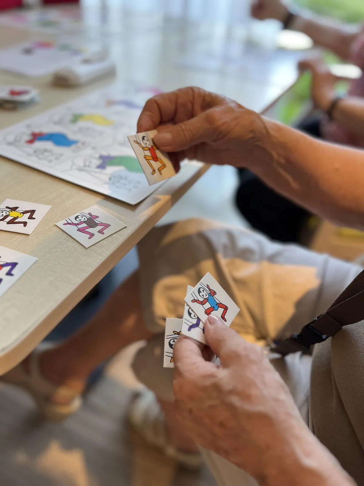 Des instants partagés en unité protégée : les ateliers cognitifs