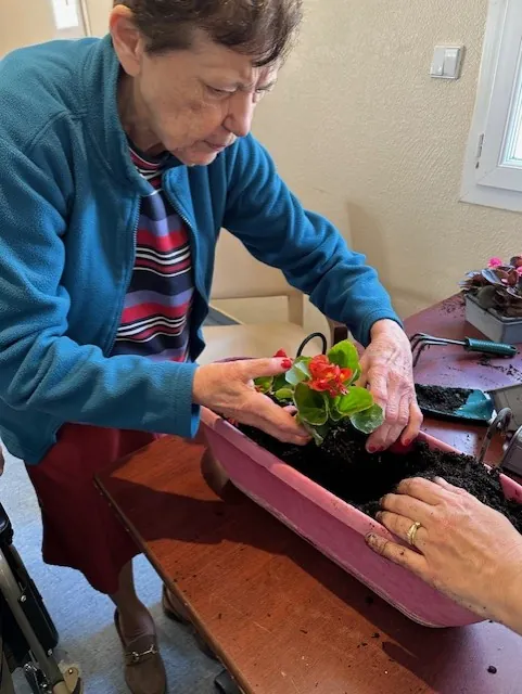 Un atelier jardinage pour fleurir la terrasse 