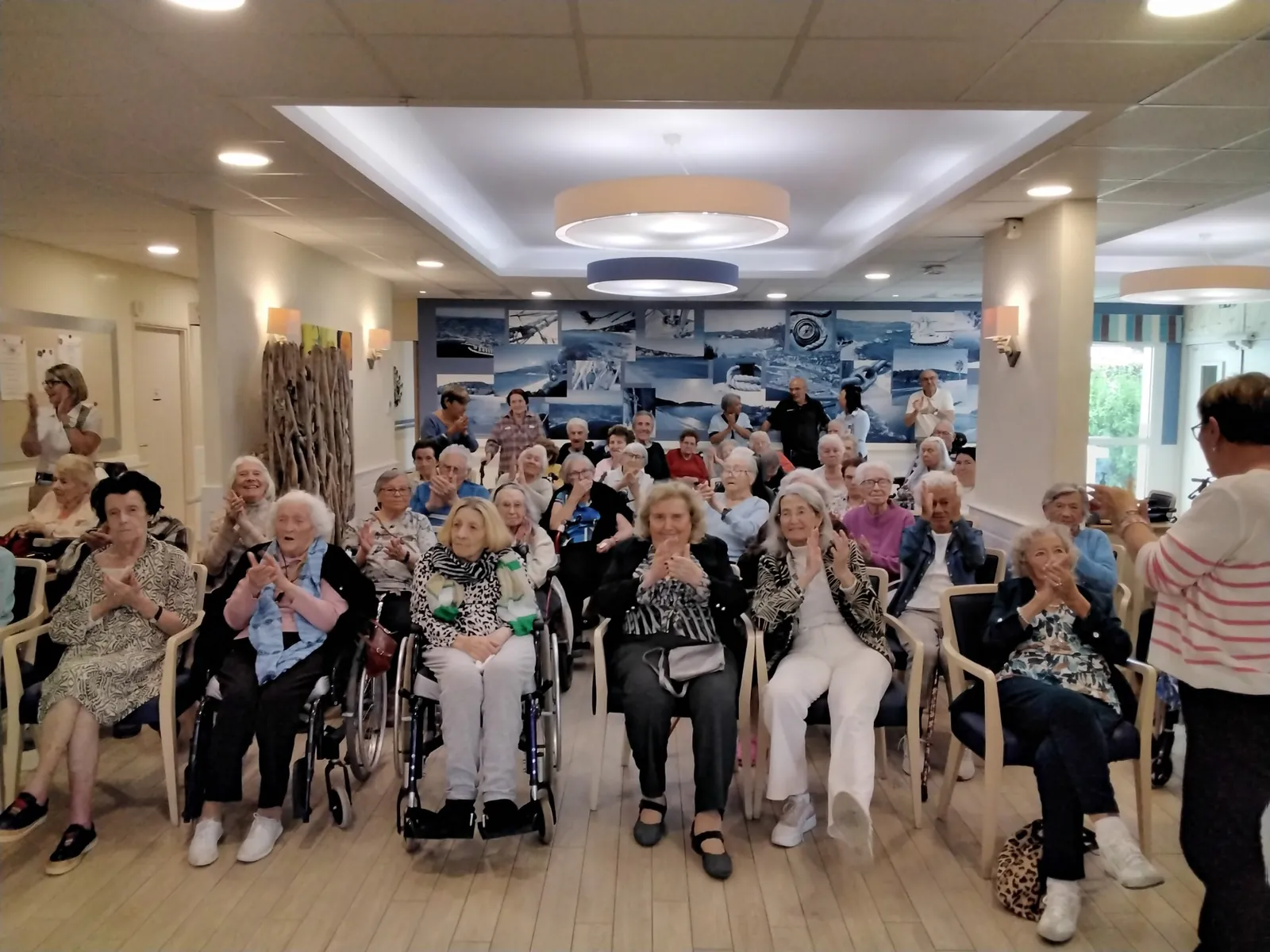 DANSE  CLASSIQUE ET CONTEMPORAINE   A L'HONNEUR 