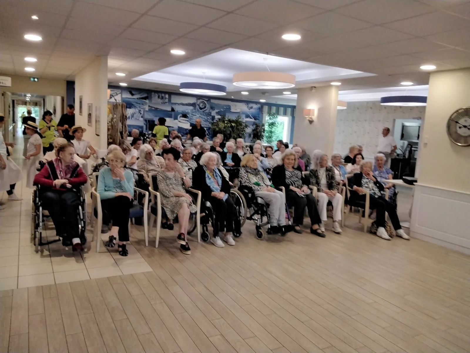 DANSE  CLASSIQUE ET CONTEMPORAINE   A L'HONNEUR 