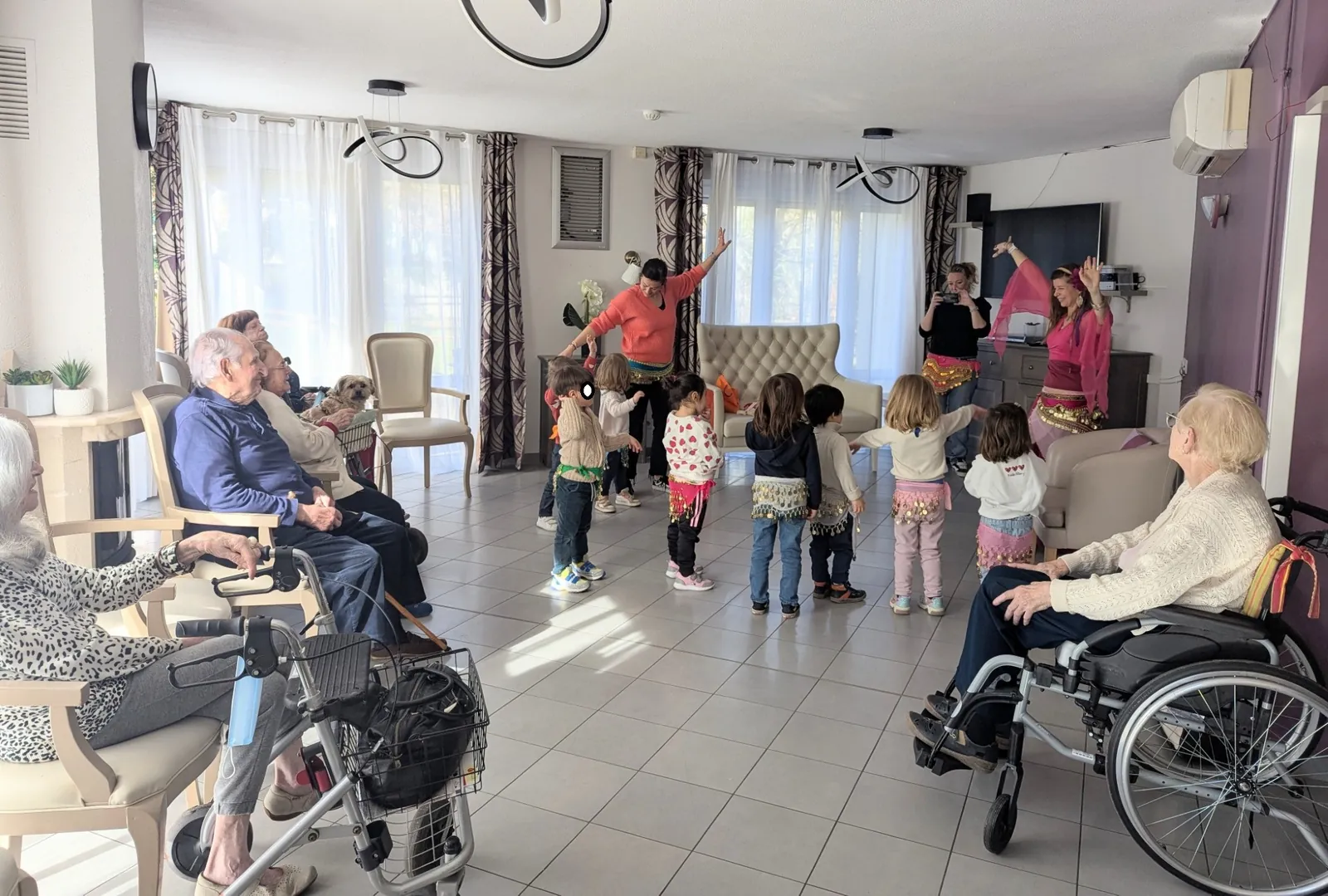 Une matinée pleine de sourires et de partage avec les enfants 