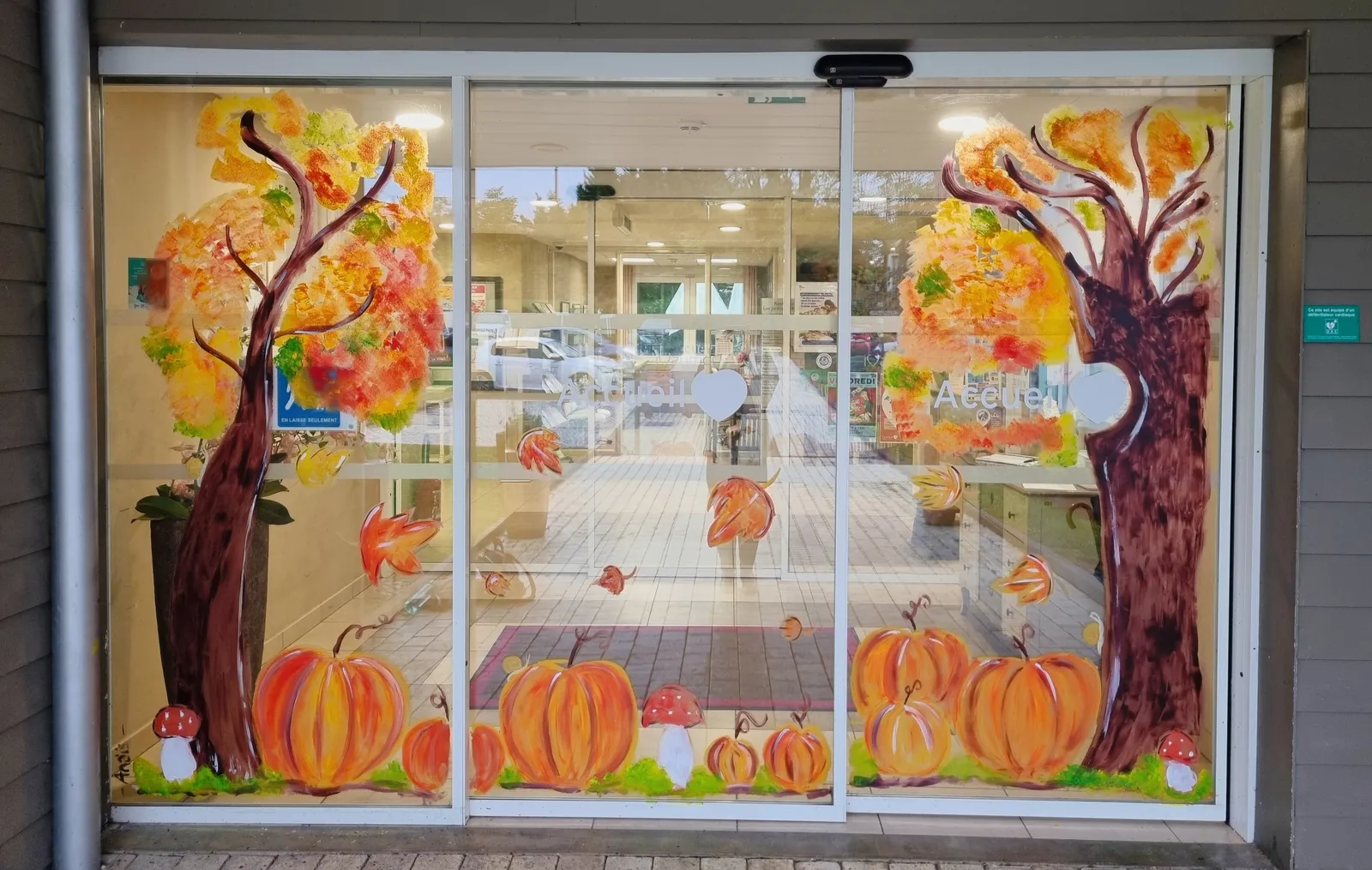 Pinceaux en main, l’automne s’affiche en grand !