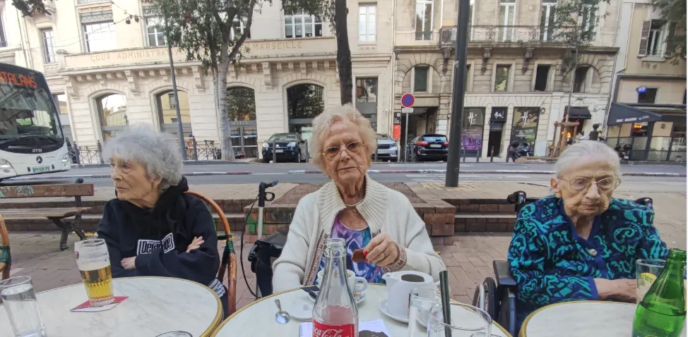 Sortie au Café de la Banque avec nos résidents