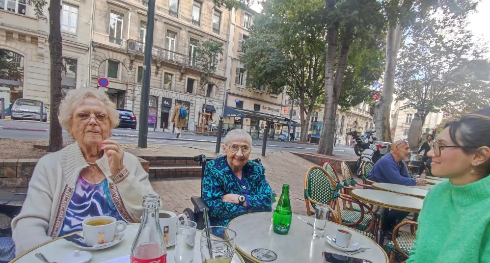 Sortie au Café de la Banque avec nos résidents