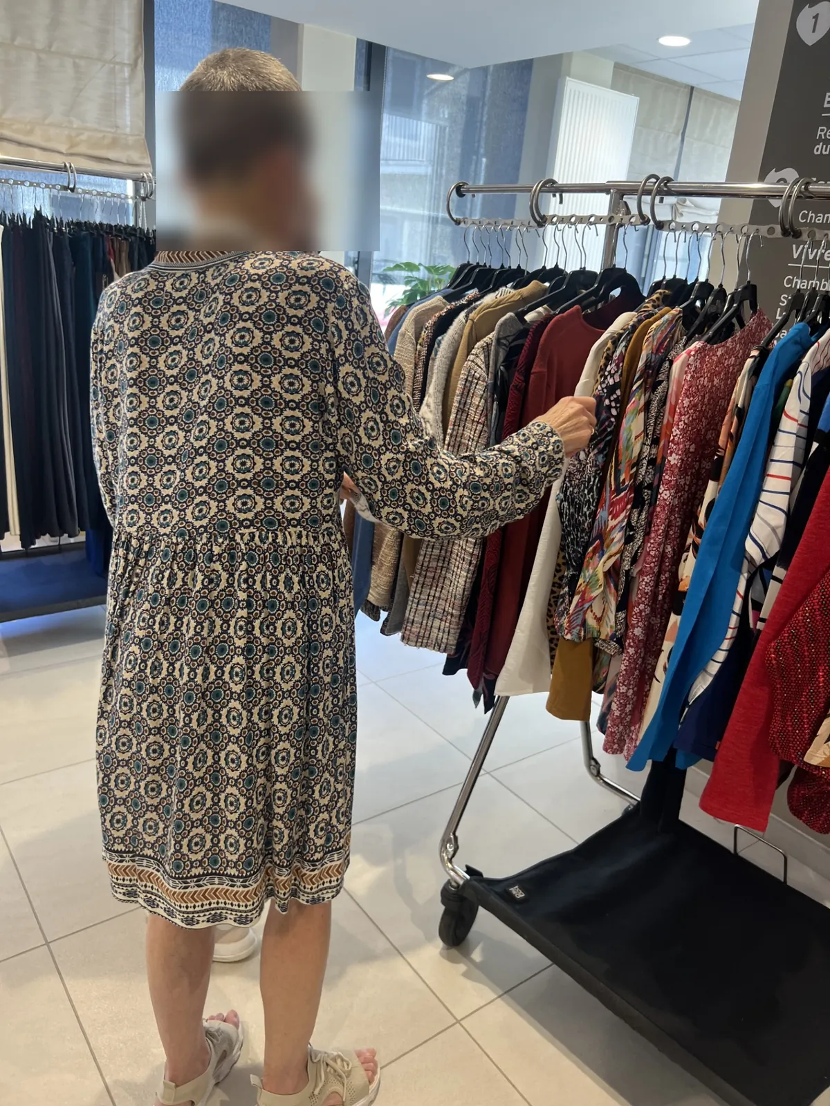 Exposition de vêtements du magasin l'Age d'or à la maison de retraite !