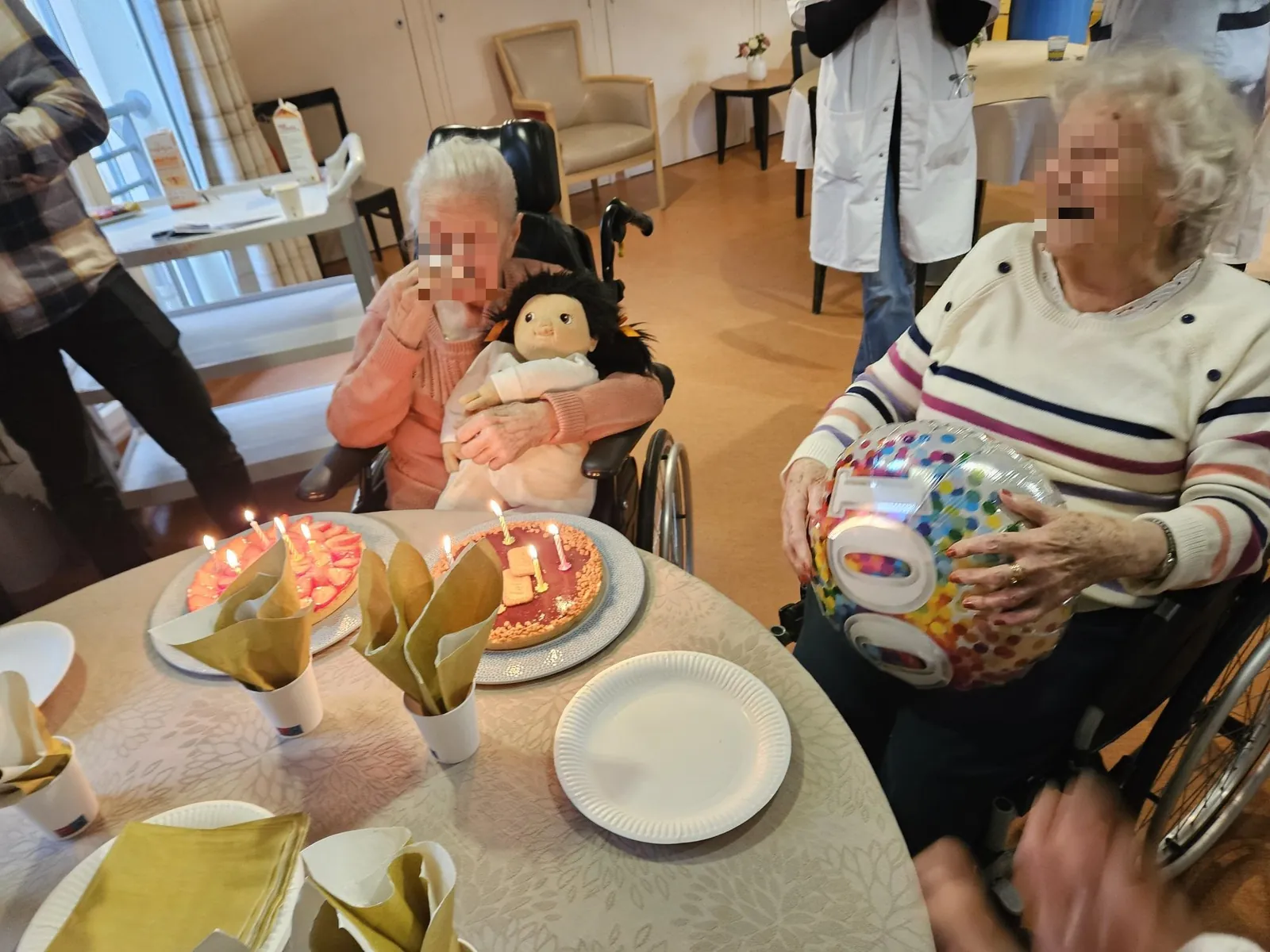 Un événement exceptionnel à l’EHPAD « Résidence Les Jardins de Longuiolles » célébration du centenaire – Vaujours – 93 – Seine-Saint-Denis