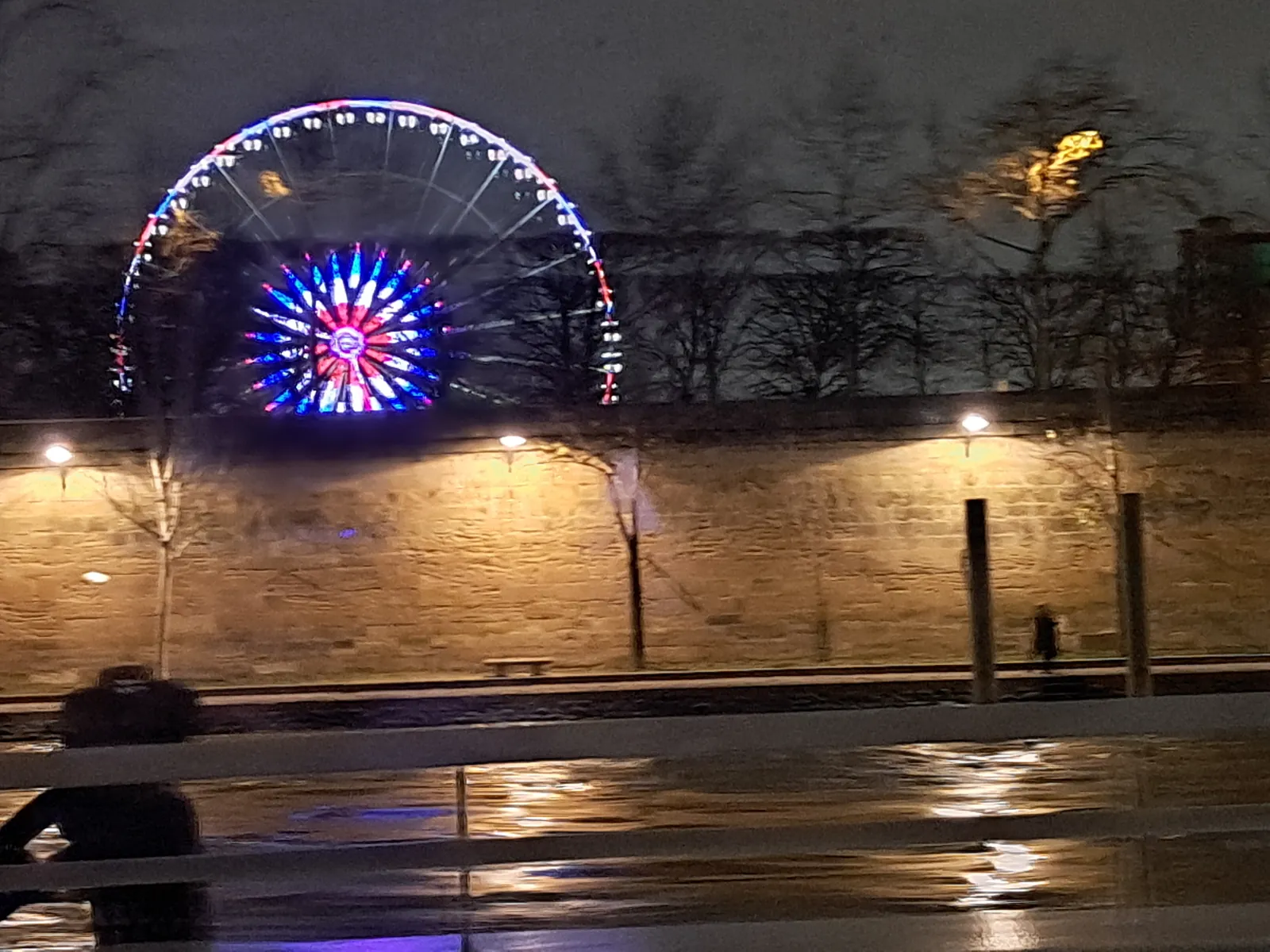 BATEAU MOUCHE BY NIGHT 