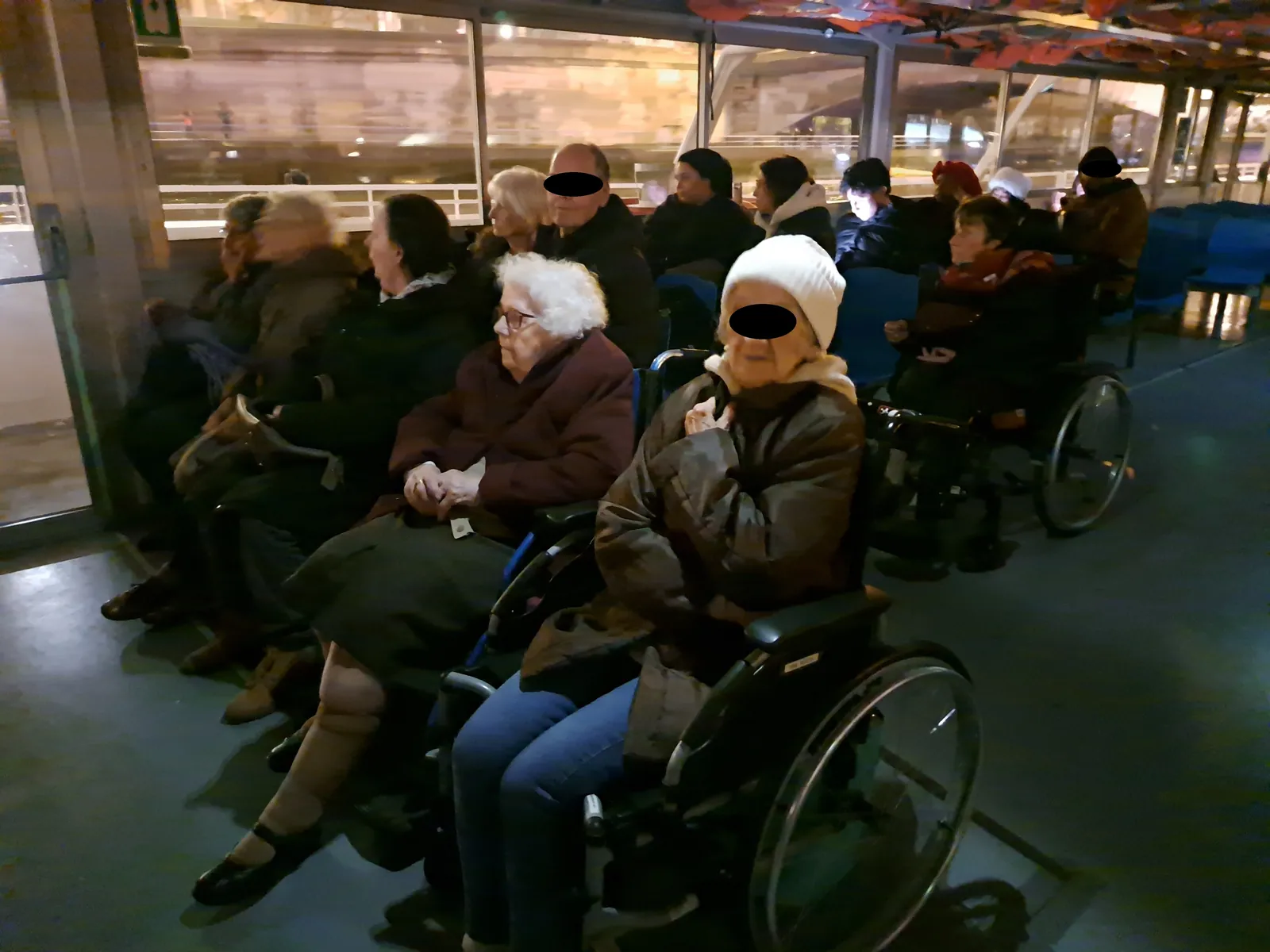 BATEAU MOUCHE BY NIGHT 