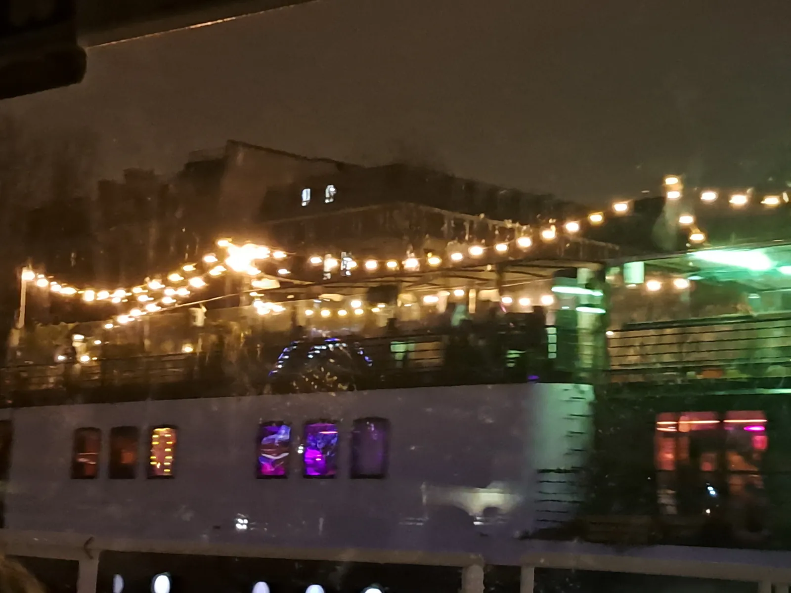 BATEAU MOUCHE BY NIGHT 