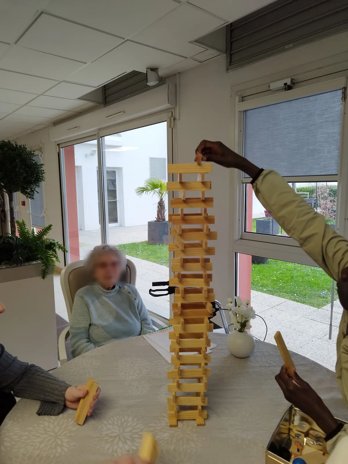Rencontre intergénérationnelle : un beau moment de partage avec les enfants de l’école Paul Gernez