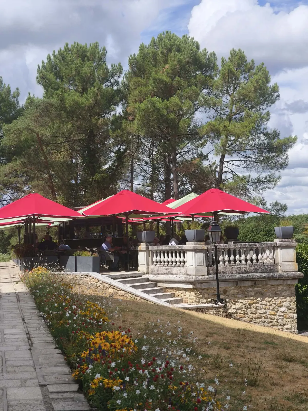 SORTIE AU RESTAURANT "A L'AMBASSADE"