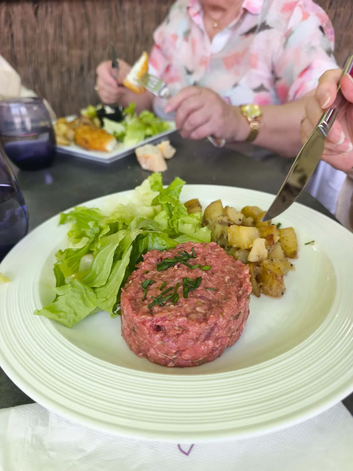 SORTIE AU RESTAURANT "A L'AMBASSADE"