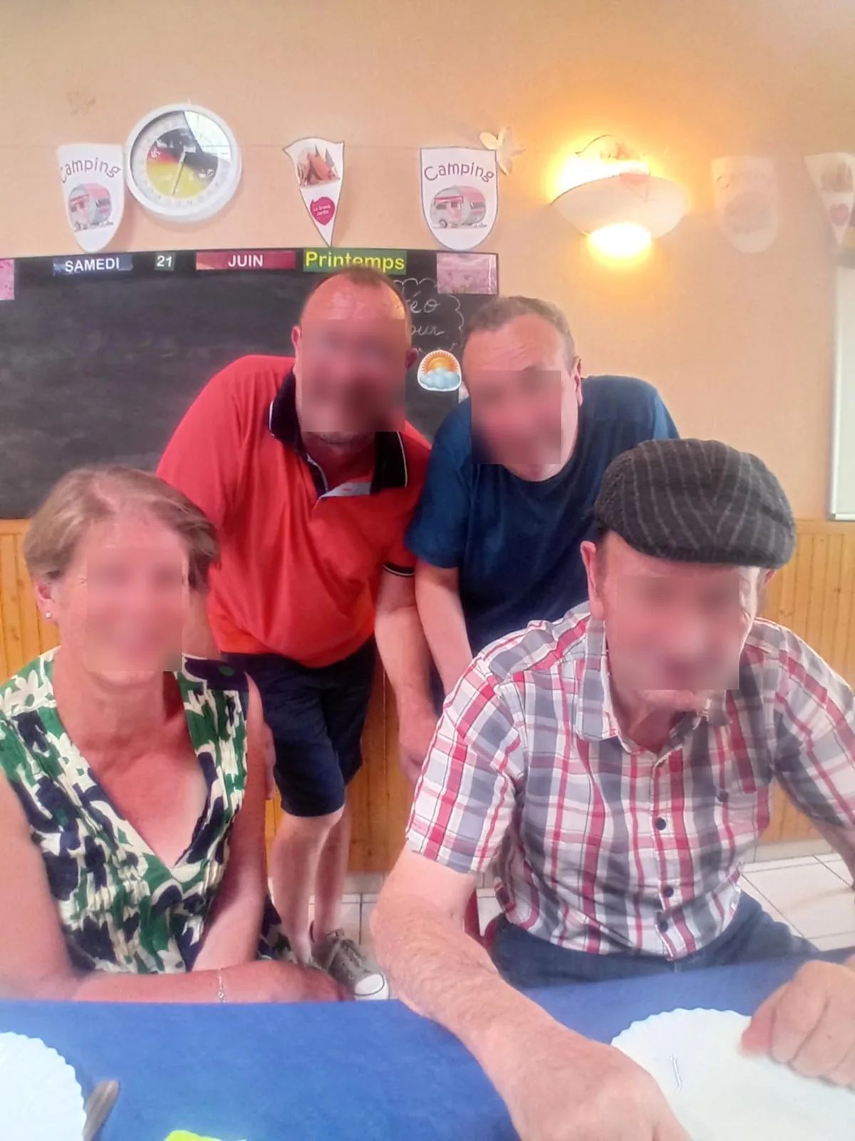 Le repas des familles : un moment chaleureux en musique ! 
