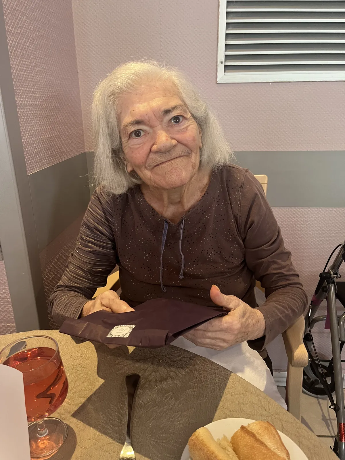 Distribution de cadeaux d'anniversaires 