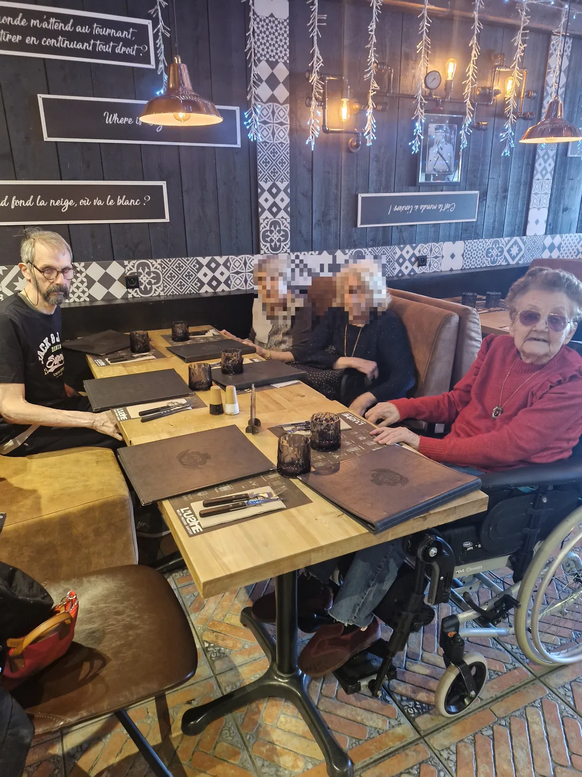 SORTIE AU RESTAURANT L'USINE LES JARDINS MEDICS PROVINS