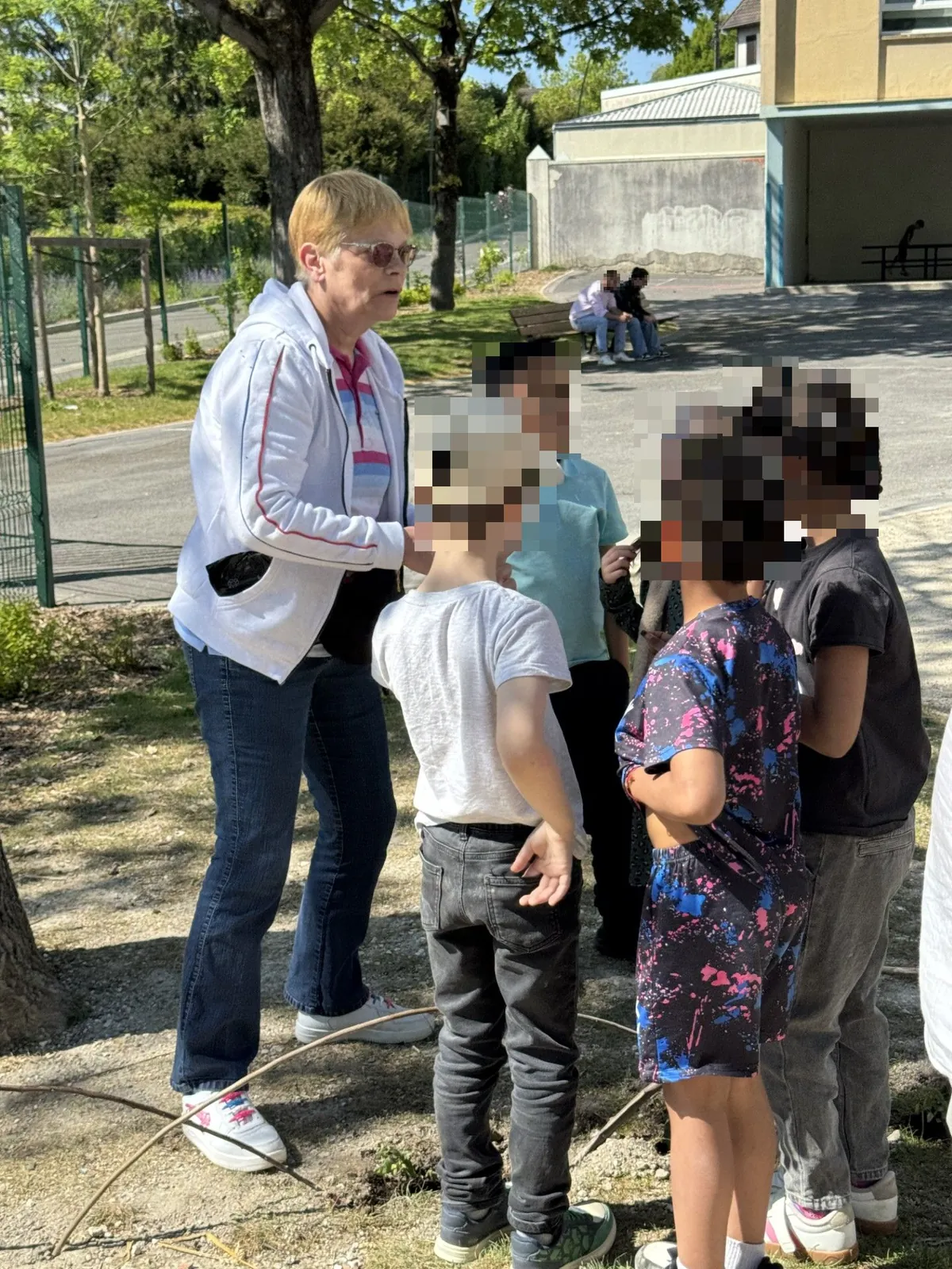 Partenariat avec l'école Vigne blanche et l'association les Santes