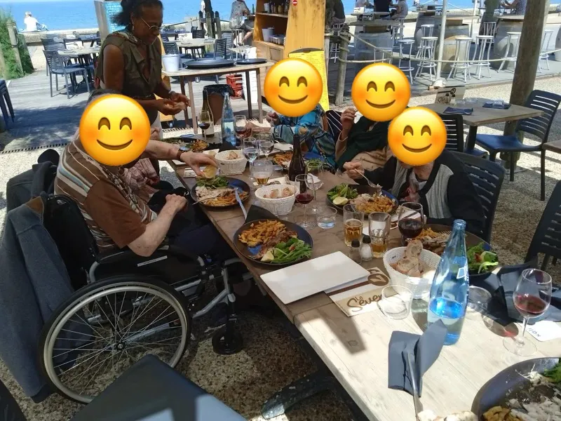 Une sortie au restaurant à deux pas de la chambre d'Amour