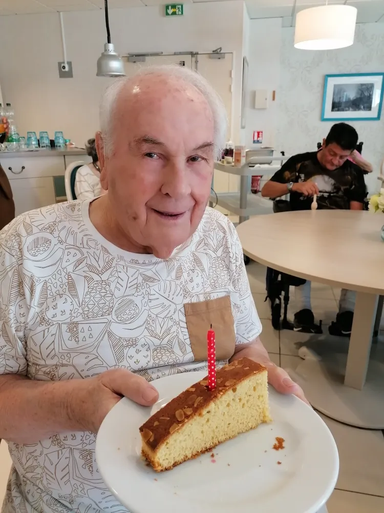 Fête des anniversaires à la résidence médicalisée d'Esbly