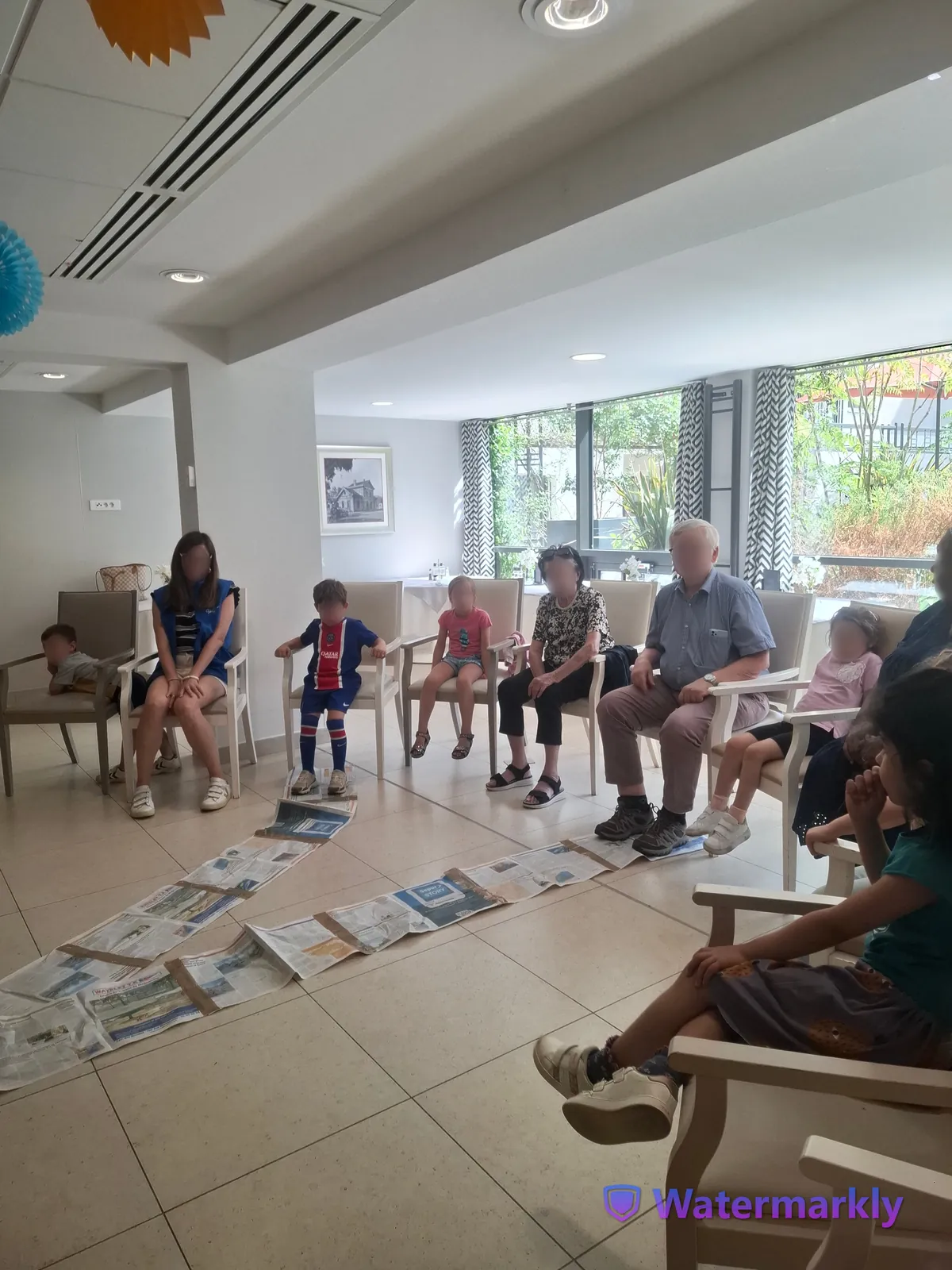 Rencontre intergénérationnelle : jeux d’adresse avec les enfants du centre de loisirs