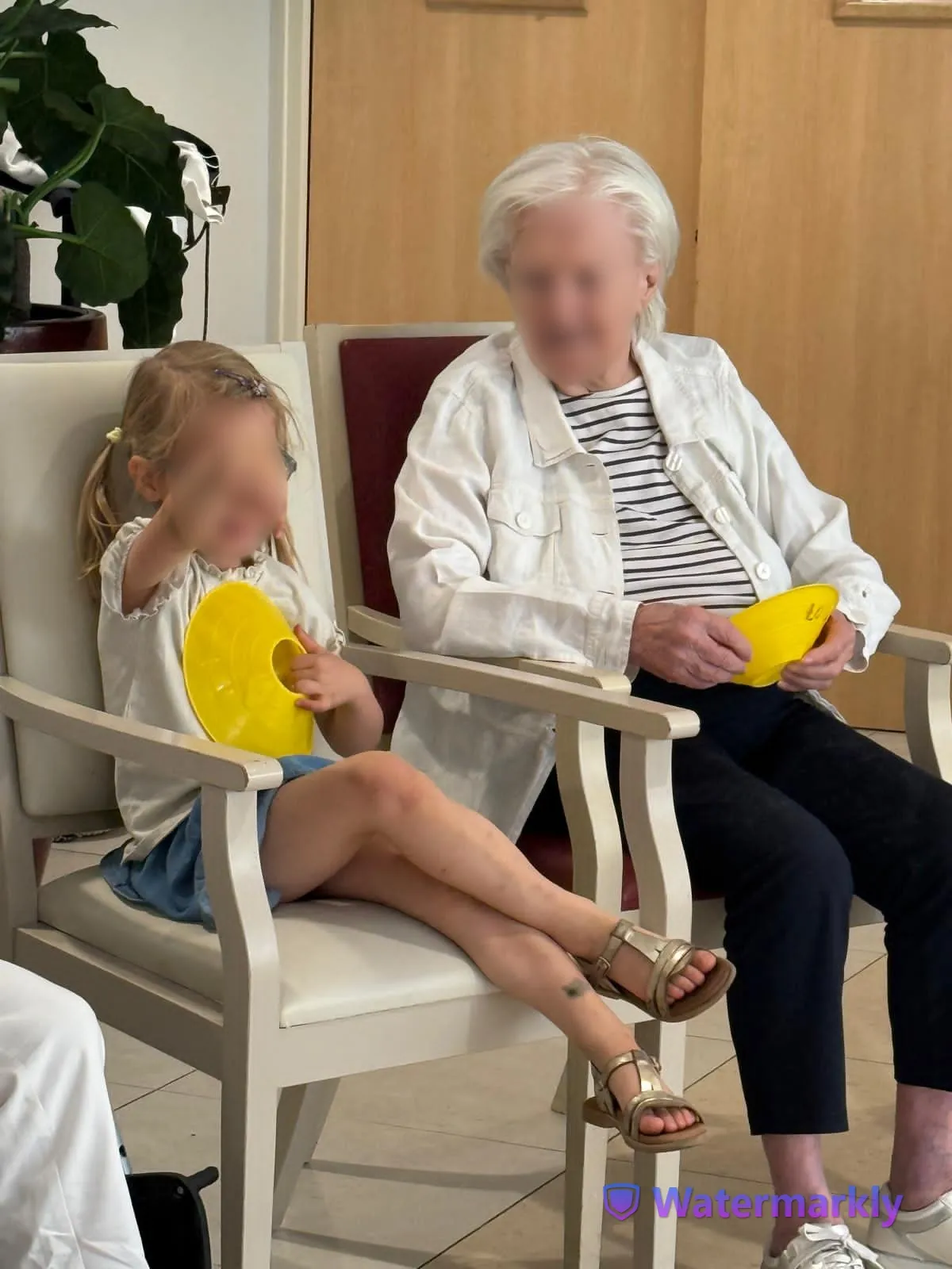 Rencontre intergénérationnelle : jeux d’adresse avec les enfants du centre de loisirs