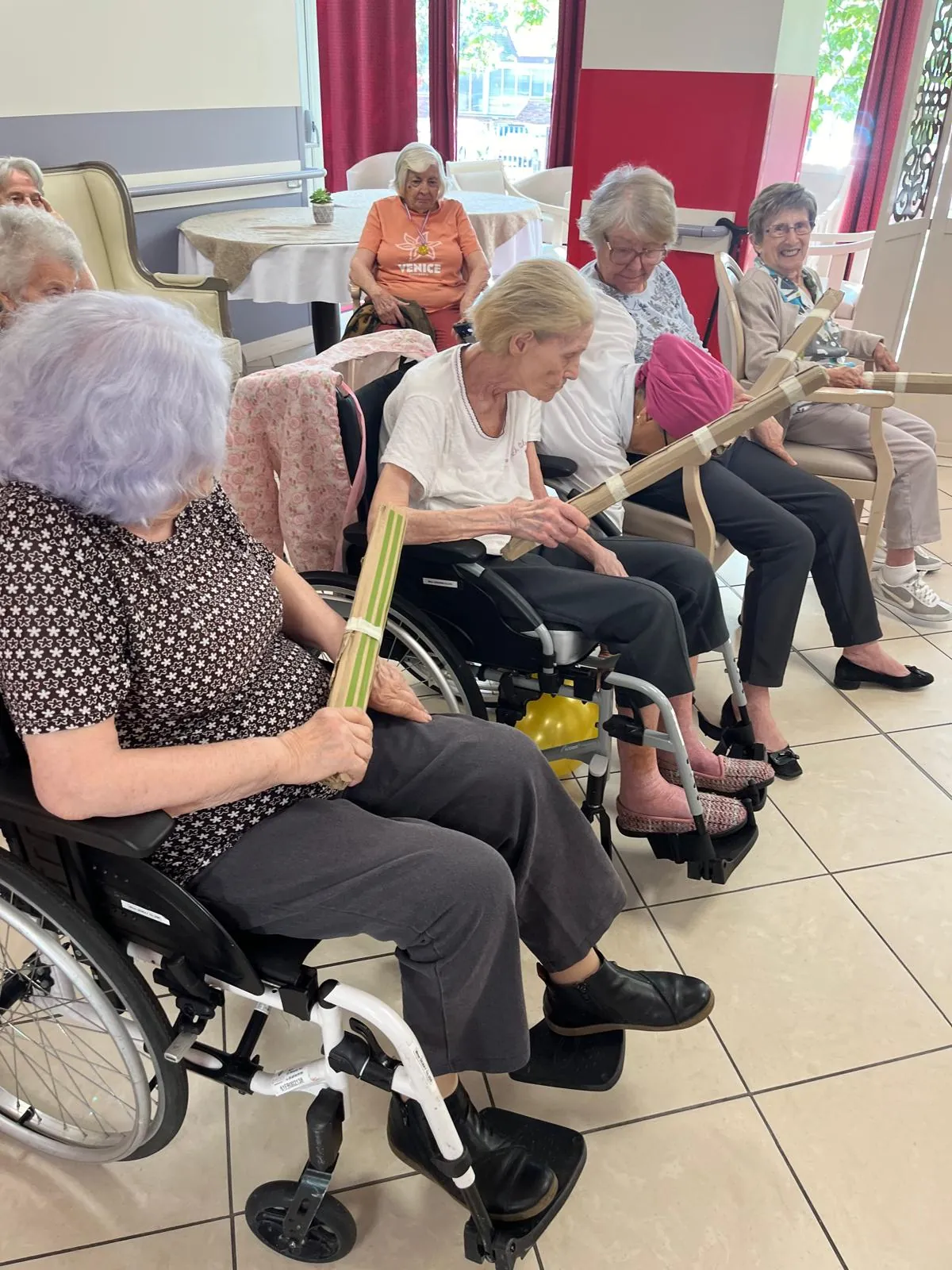 Matinée Sportive et Conviviale : Nos Résidents en Mode Champions ! 