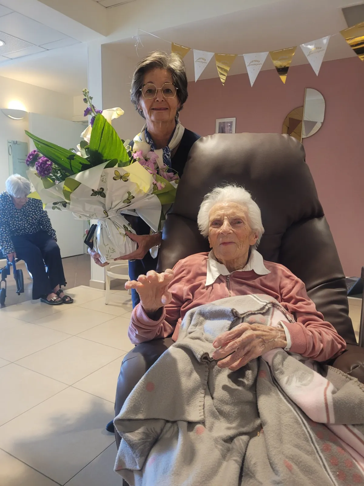 Célébration des 102 ans de Mme CHAUMET : Un moment inoubliable