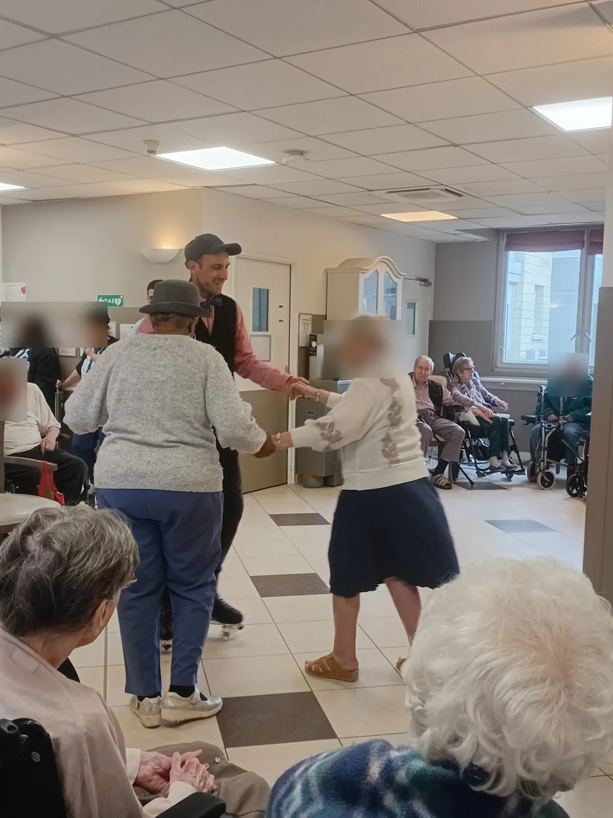 Quand les rollers s’invitent à la résidence pour un moment inoubliable