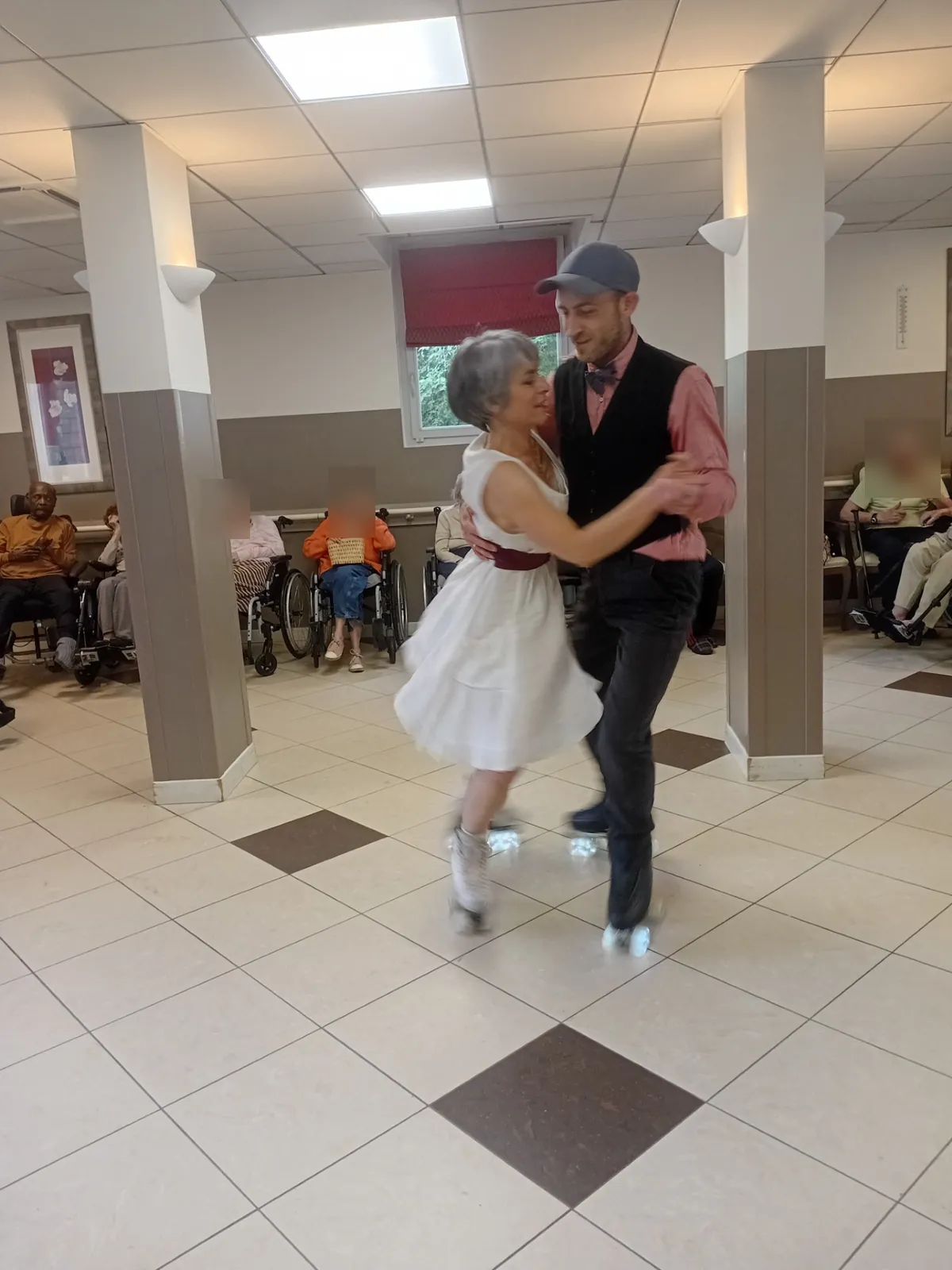 Quand les rollers s’invitent à la résidence pour un moment inoubliable