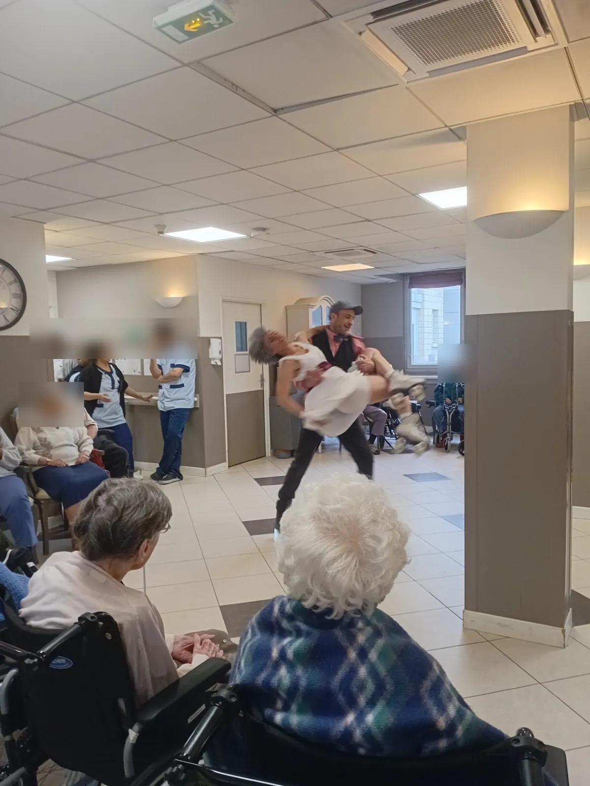 Quand les rollers s’invitent à la résidence pour un moment inoubliable