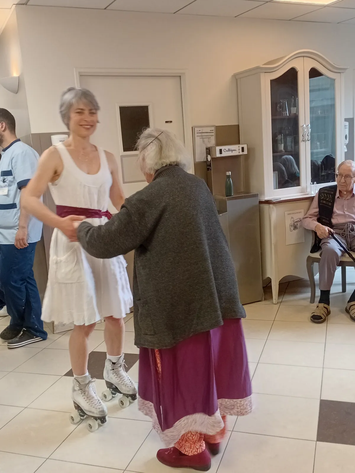 Quand les rollers s’invitent à la résidence pour un moment inoubliable