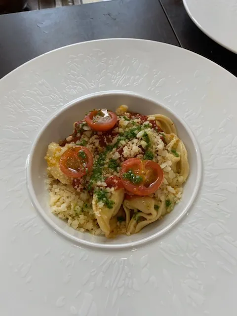 Un déjeuner en Italie : Une pause gastronomique ensoleillée à la résidence