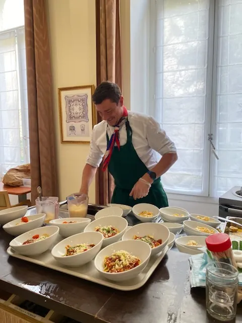 Un déjeuner en Italie : Une pause gastronomique ensoleillée à la résidence