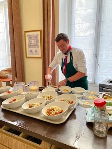 Un déjeuner en Italie : Une pause gastronomique ensoleillée à la résidence