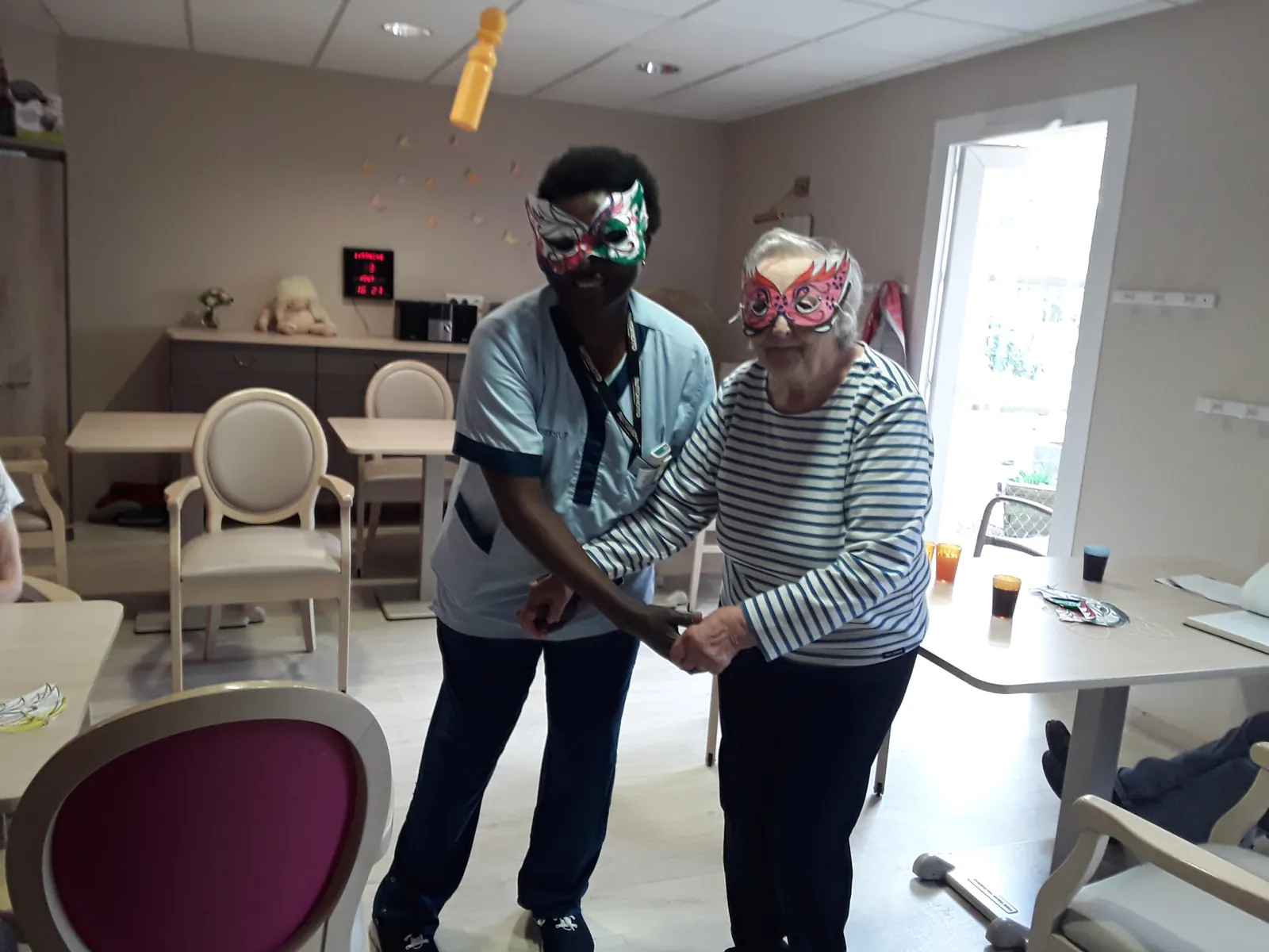 Au bal, au bal masqué...ohé, ohé !!!!