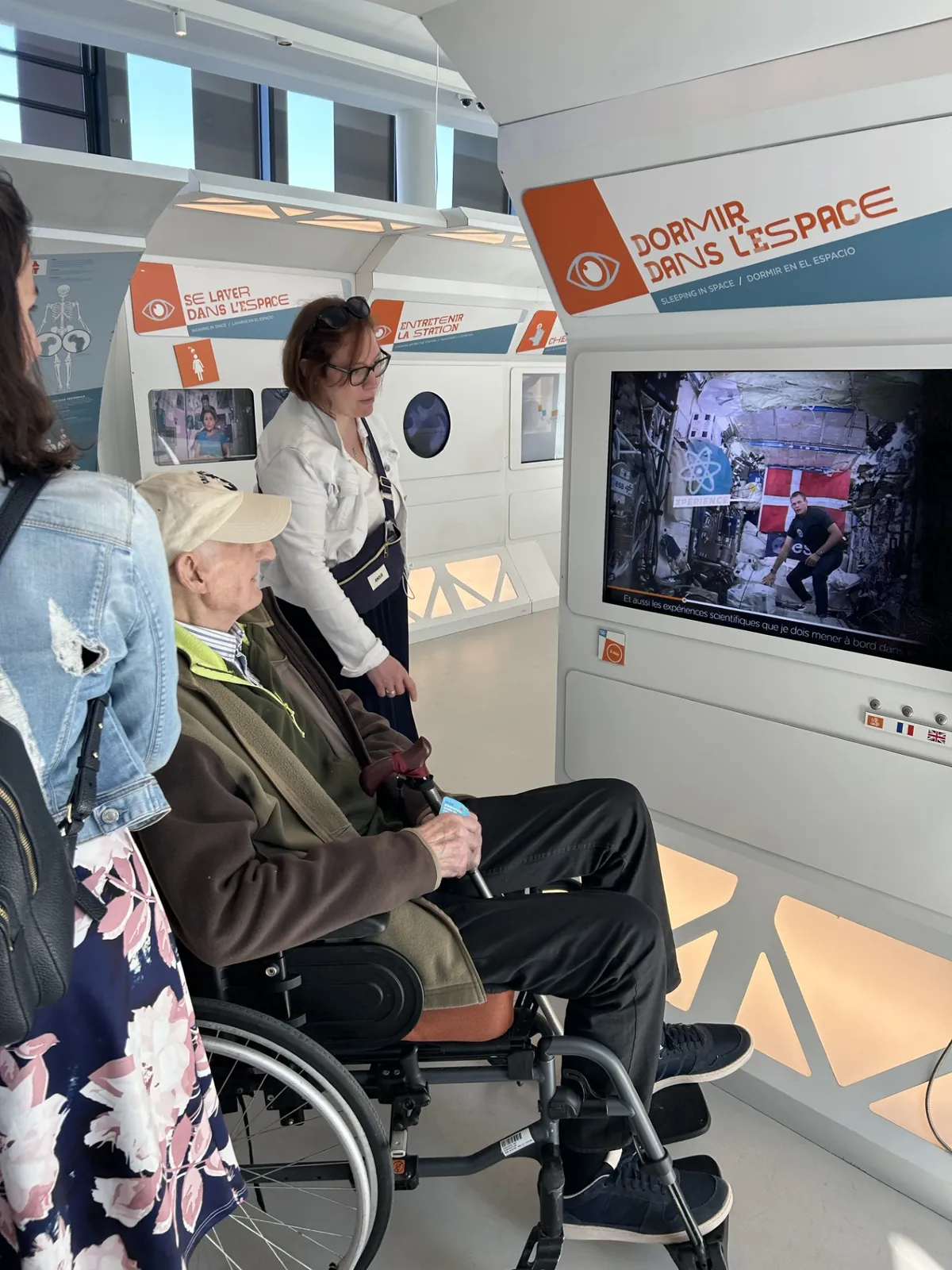 Visite à Orionis : Le planétarium 