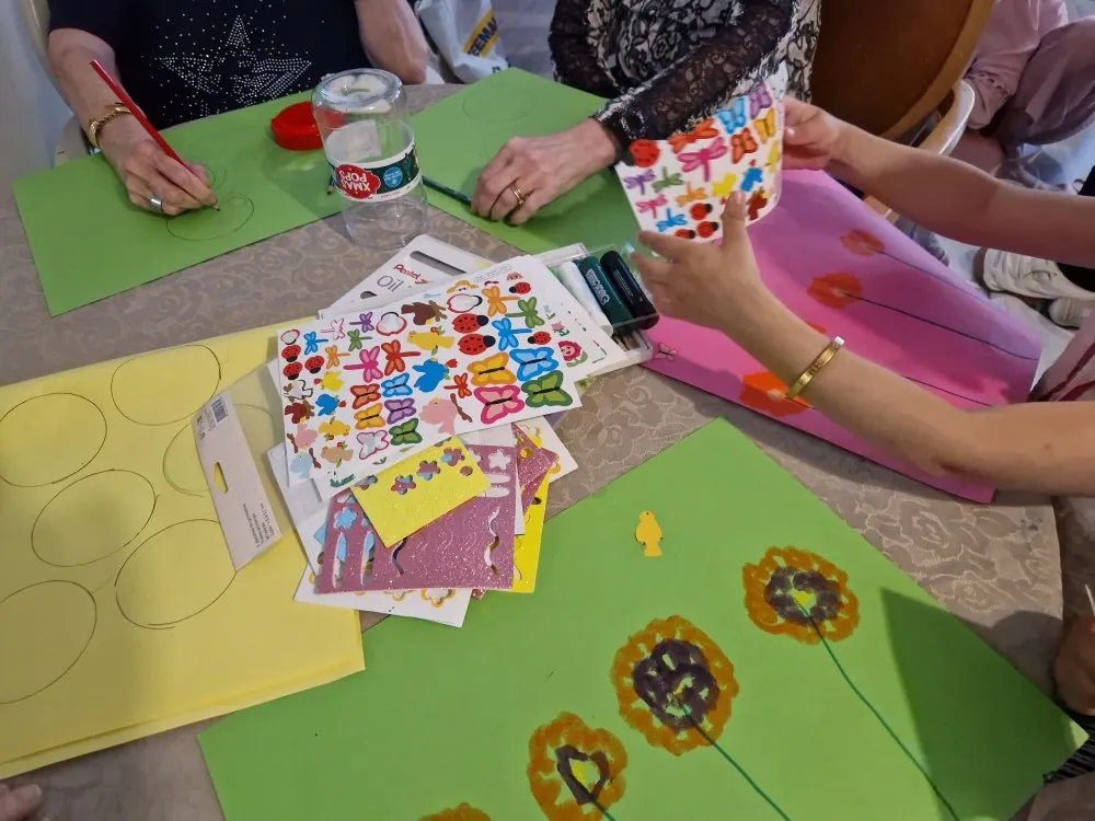 Tisser des liens entre enfants et résidents d'Azur