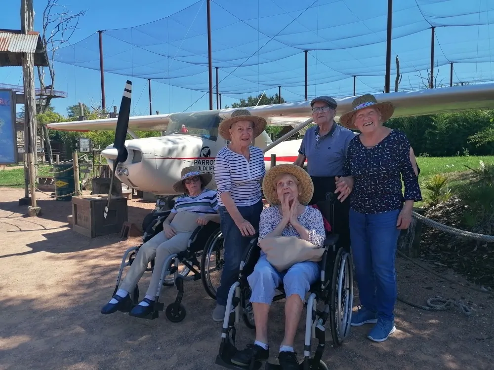 Les Tourterelles en immersion à Parrot World 
