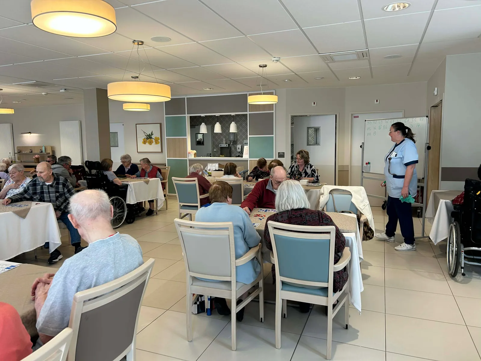 Loto aux Boutons d'Or avec des visiteurs