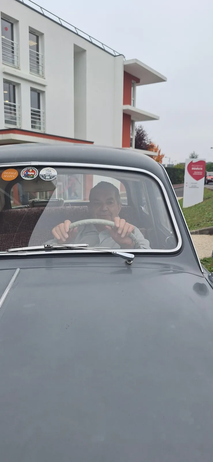 Une rencontre "coeur à coeur" avec l'association Auto Rétro de Bourguébus