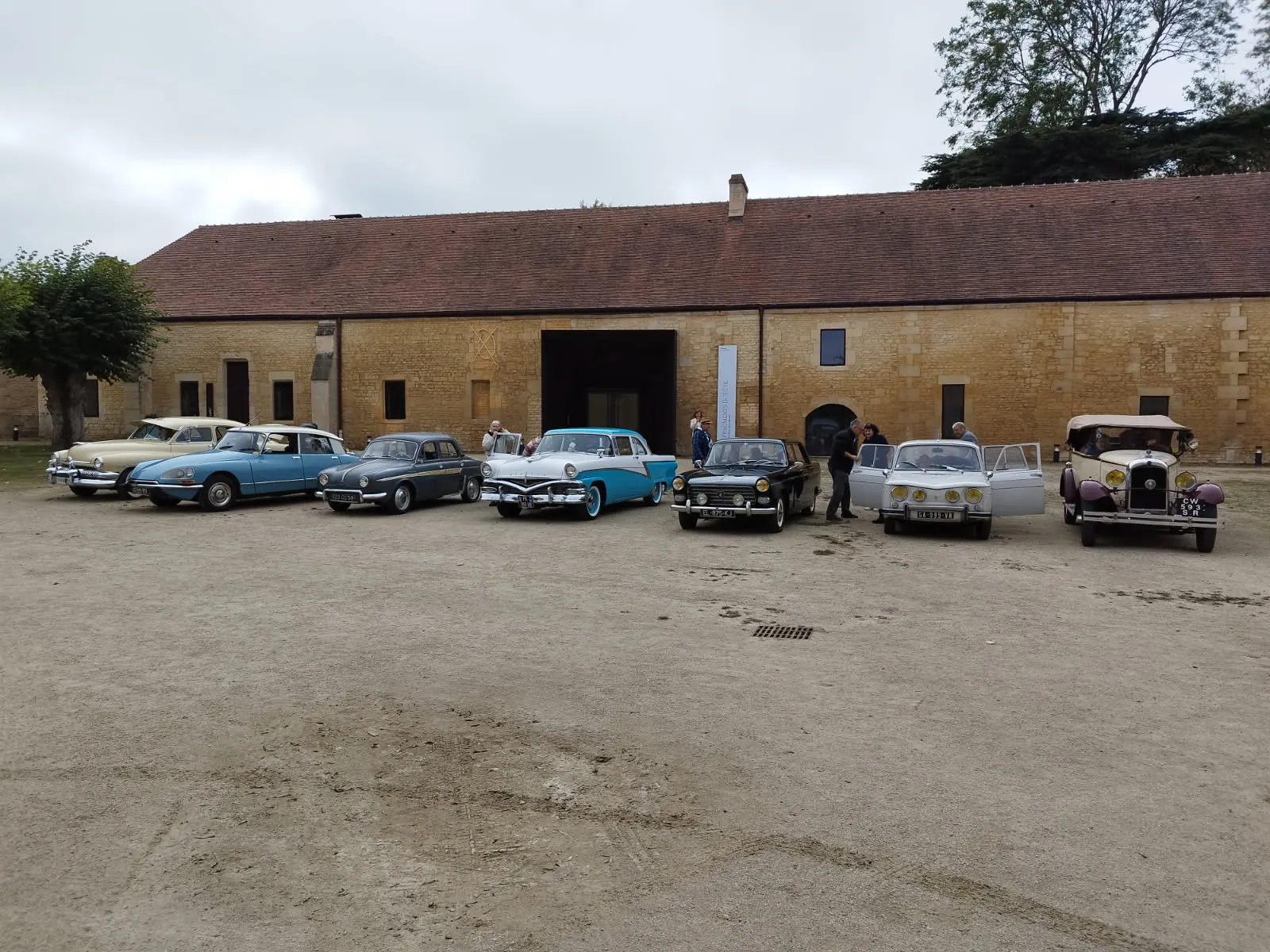 Une rencontre "coeur à coeur" avec l'association Auto Rétro de Bourguébus