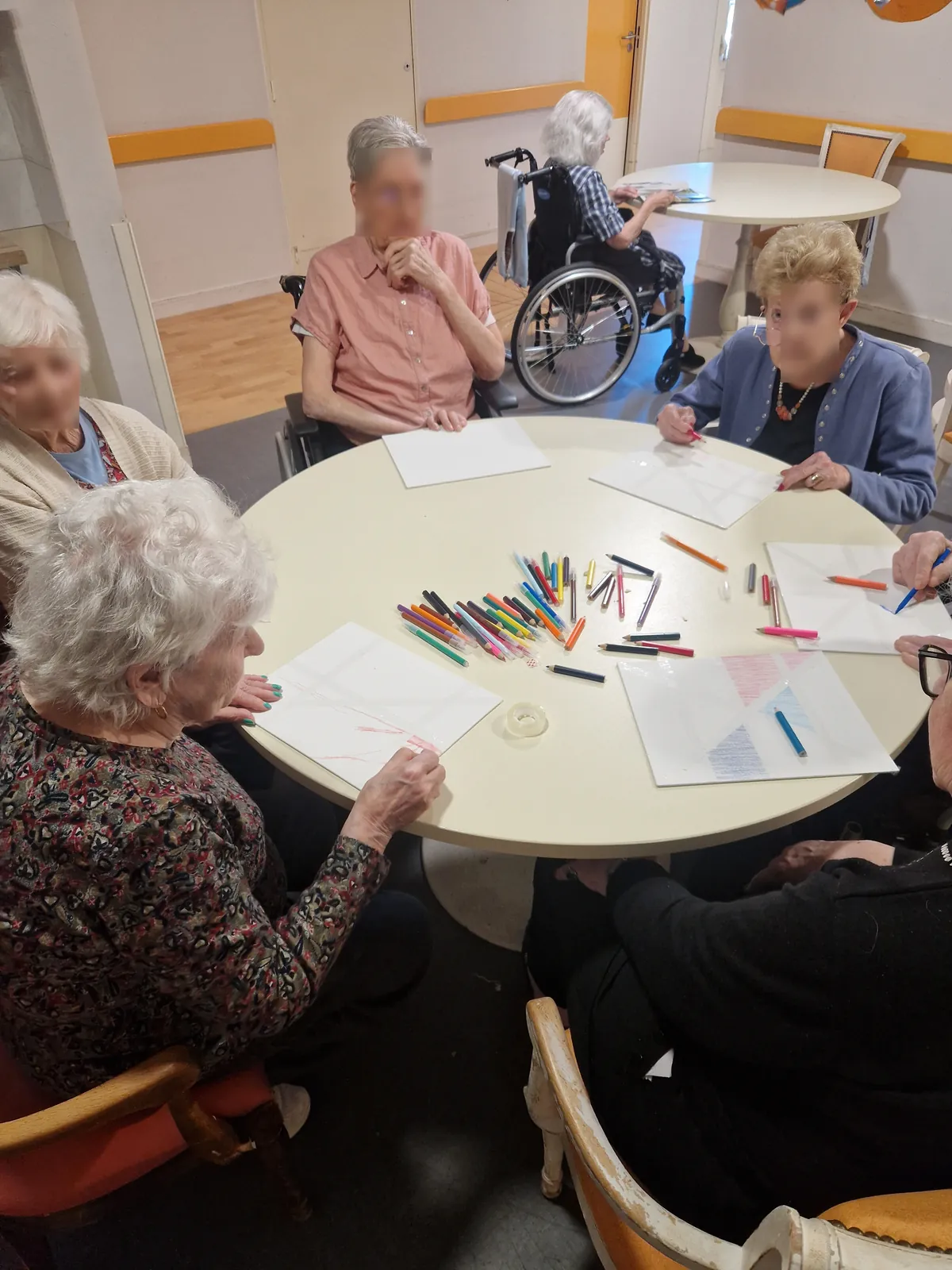 ATELIER MANDALA EN UVA LES JARDINS MEDICIS PROVINS