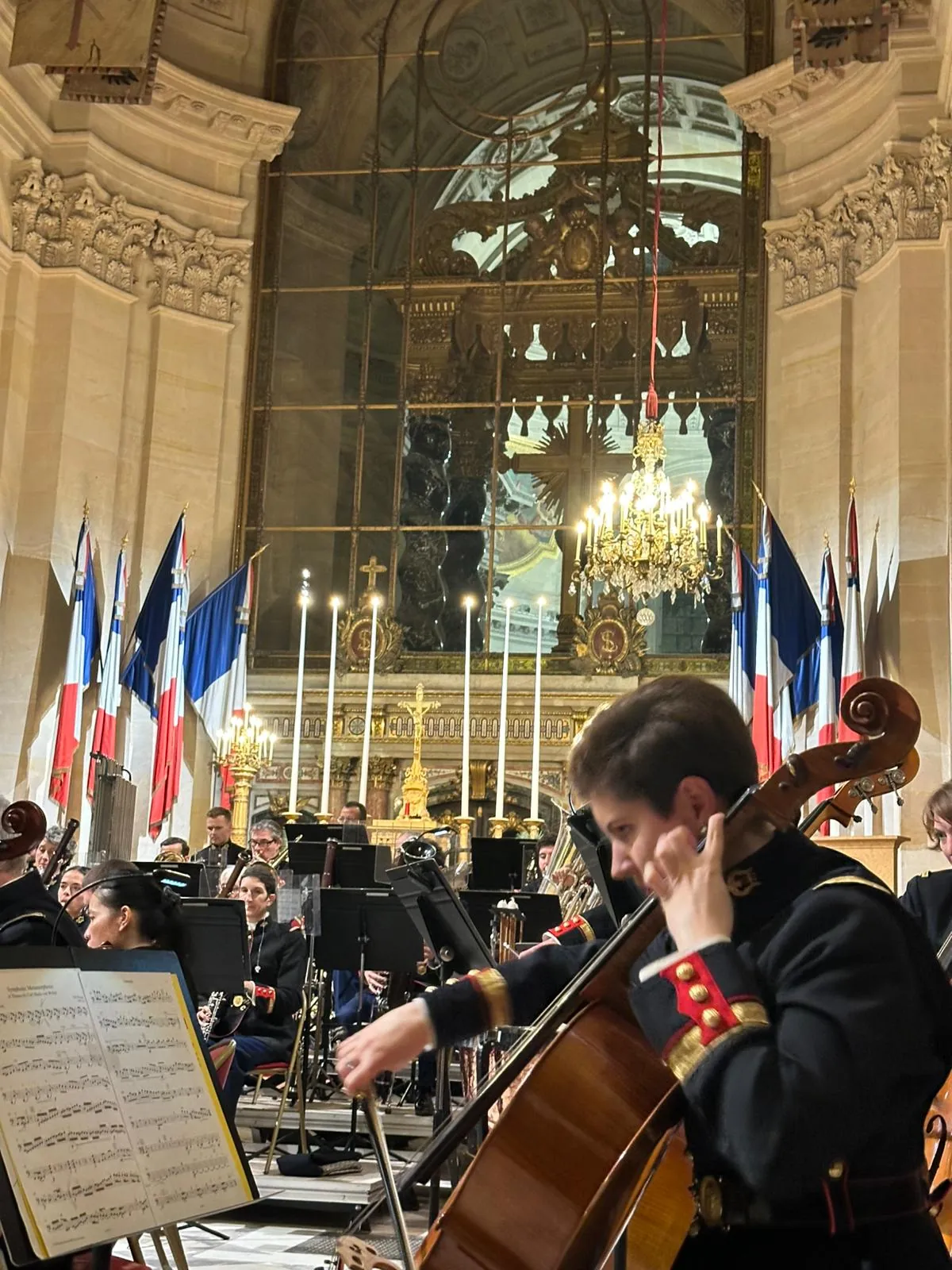 Stradivarius dans la ferveur d'une cathédrale.
