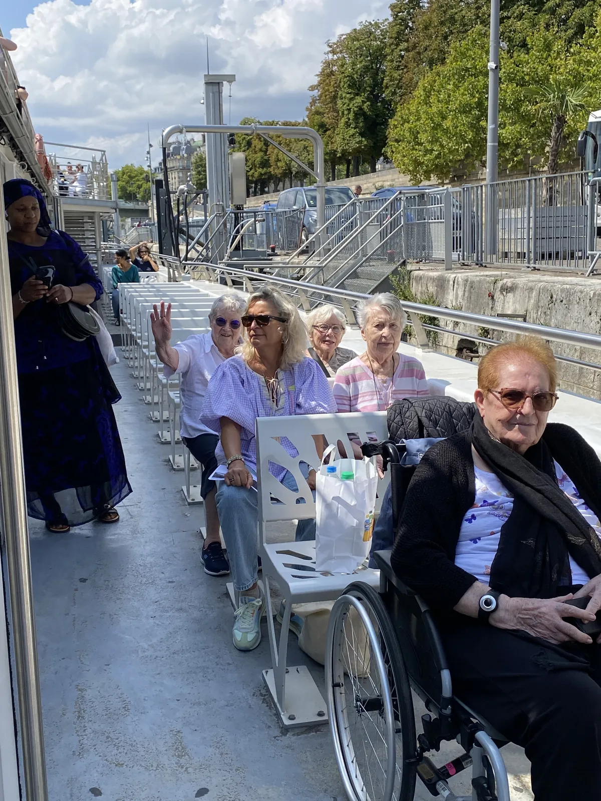 UNE CROISIÉRE SUR LA SEINE