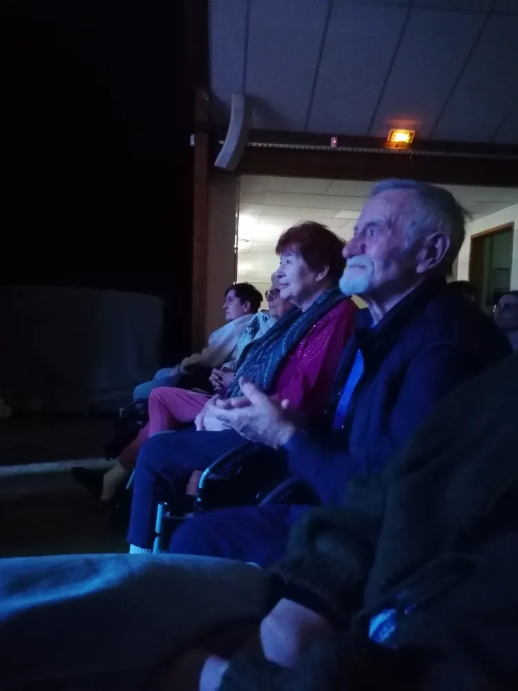 Les résidents de l'EHPAD d'Esbly au théâtre