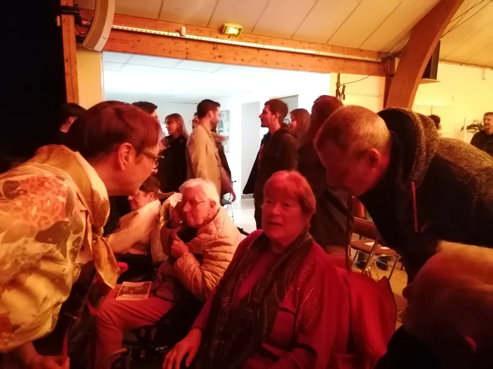 Les résidents de l'EHPAD d'Esbly au théâtre
