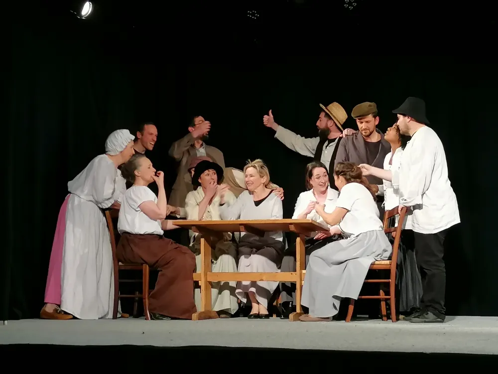 Les résidents de l'EHPAD d'Esbly au théâtre