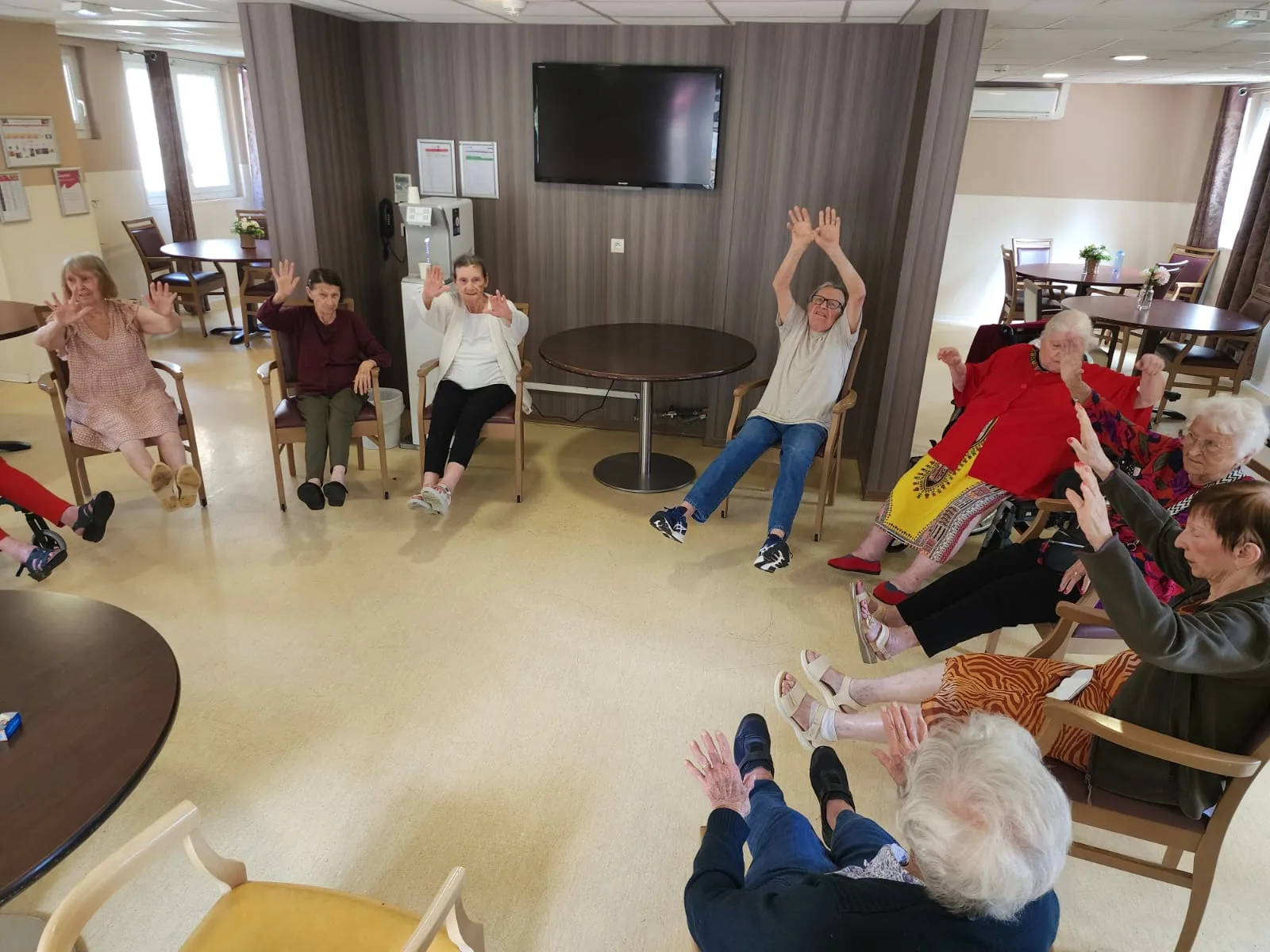 Un trio d'atelier pour des résidents enchantés