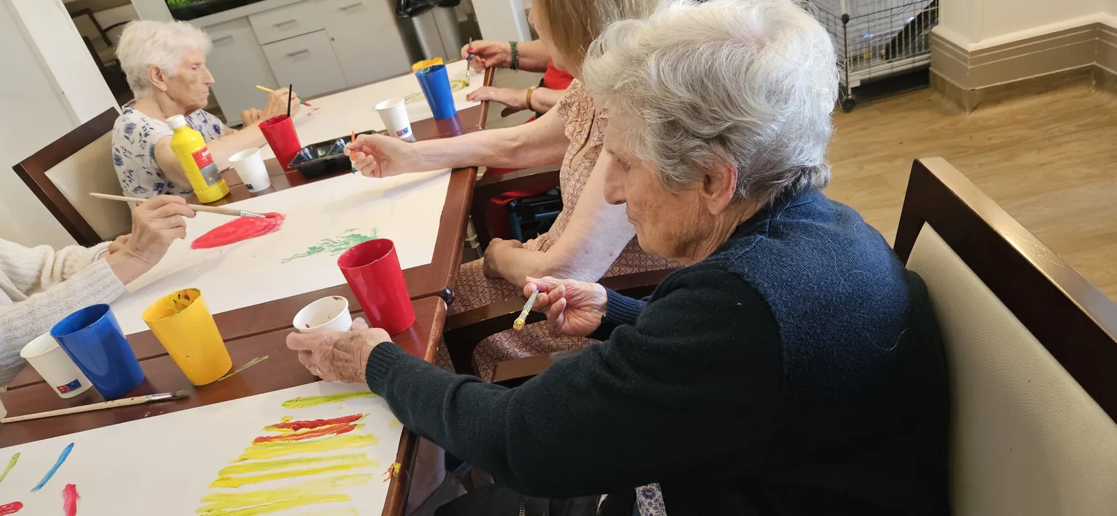 Un trio d'atelier pour des résidents enchantés