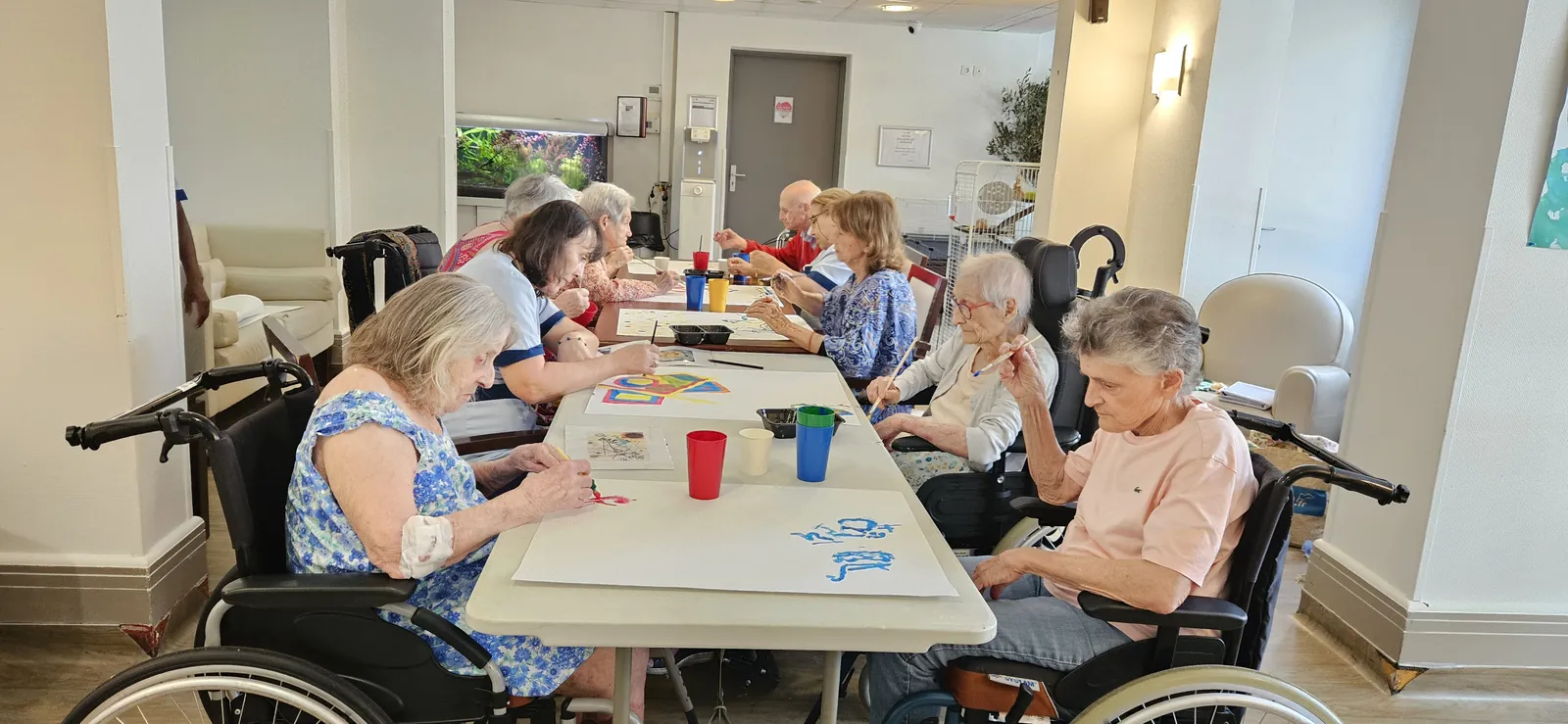 Un trio d'atelier pour des résidents enchantés